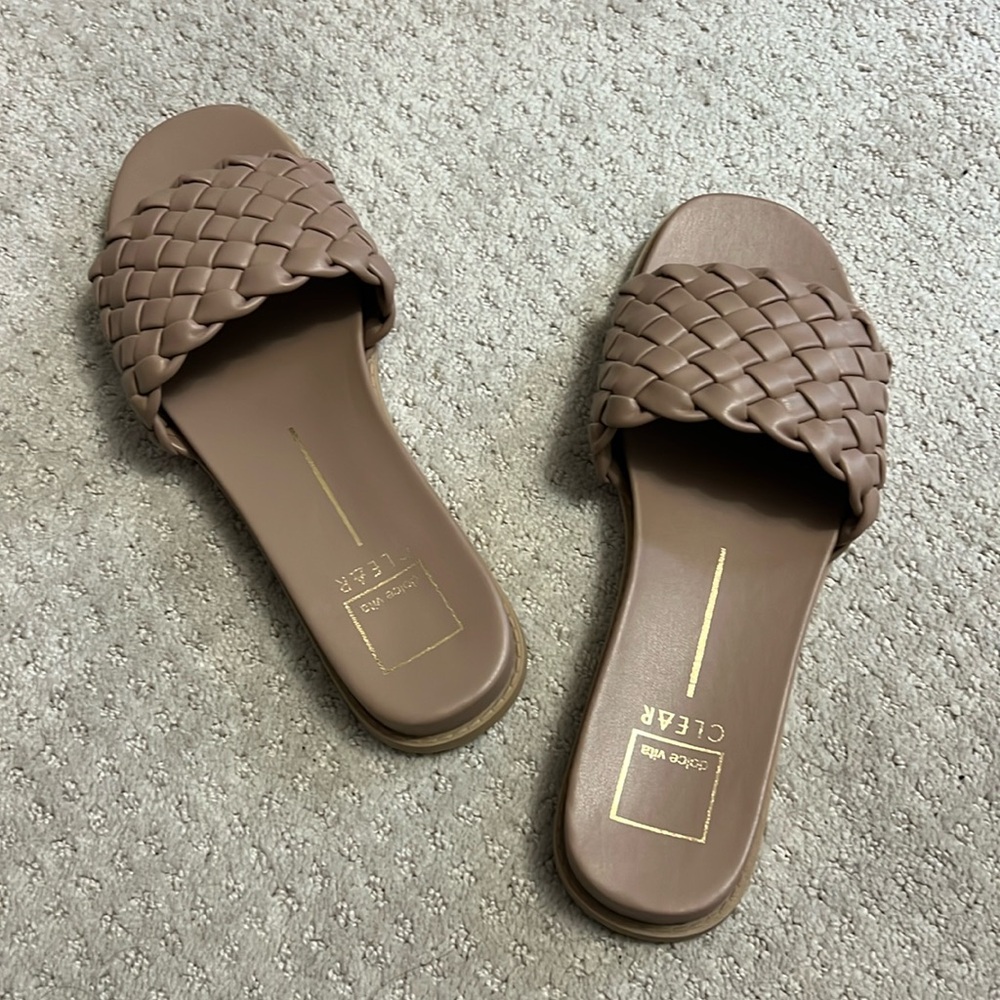 Never worn Dolce Vita light tan/brown sandals. So comfy and size 10